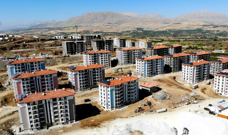 Depremin viran ettiği Doğanşehir'de ilk konutlar kasım ayında teslim edilecek
