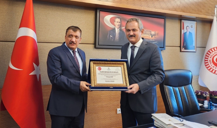 Eski Bakan da Malatyalı oldu!