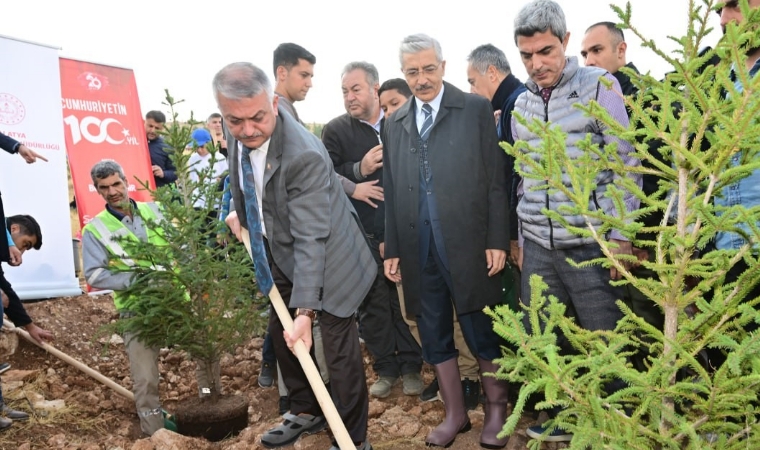Malatya'da Cumhuriyet’in kurulduğu tarihe ithafen 1923 fidan dikildi