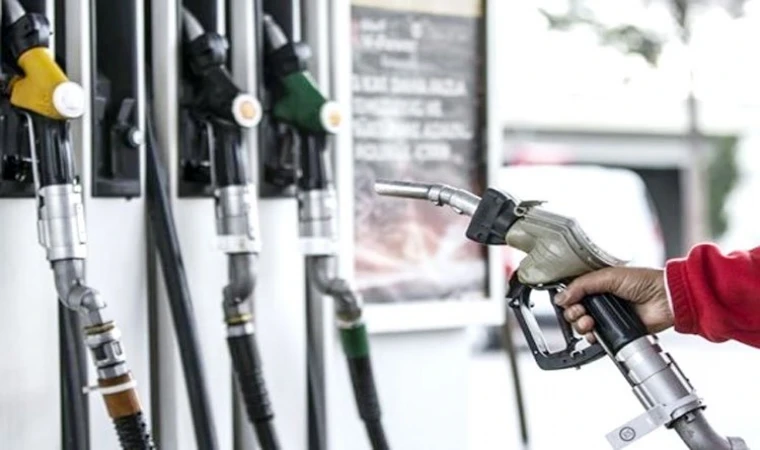 Motorinde indirim pompaya yansıdı! Benzin fiyatı için ise zam var mı?