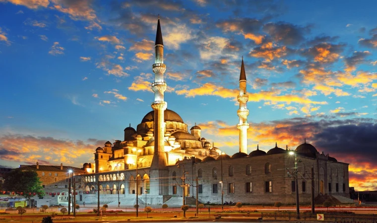Onlar, sanki yakut ve mercandır