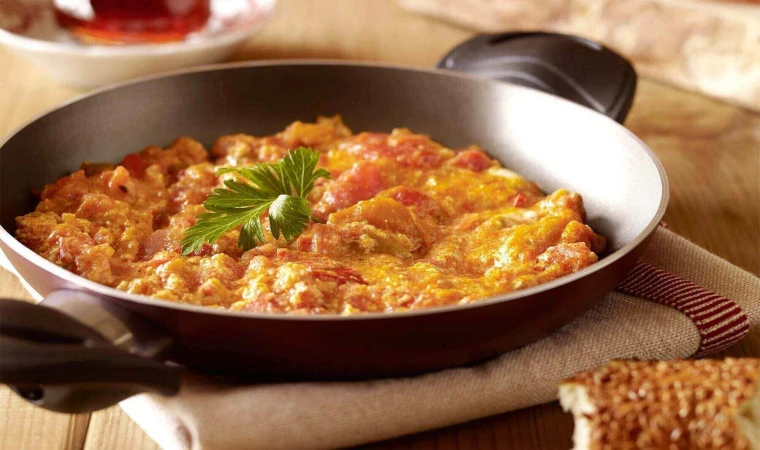 Parmak Yedirten Menemen Tarifi - İşte Usta Ellerden Lezzet Sırları!