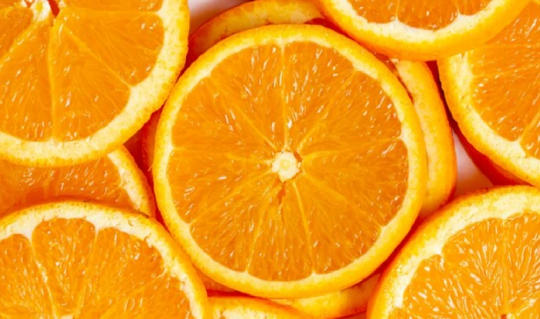 Portakal yerken herkes aynı hatayı yapıyor! Portakal doğru nasıl yenir?
