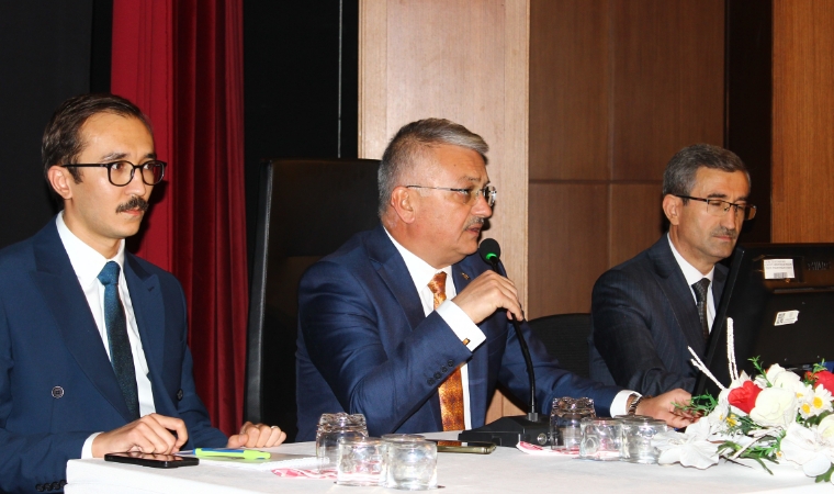 Vali Yazıcı: Nasılsa maaş yatıyor diyorsanız, kendinize de hizmet ettiğiniz insanlara da yazık ediyorsunuz
