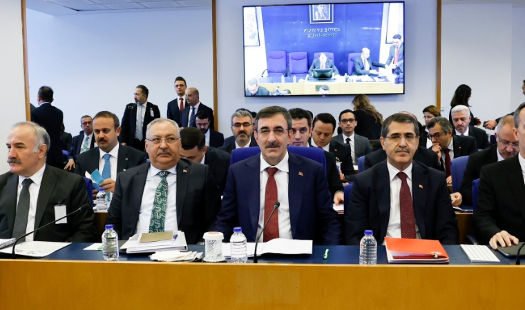 Cevdet Yılmaz: Asgari ücrette denge gözetilecek