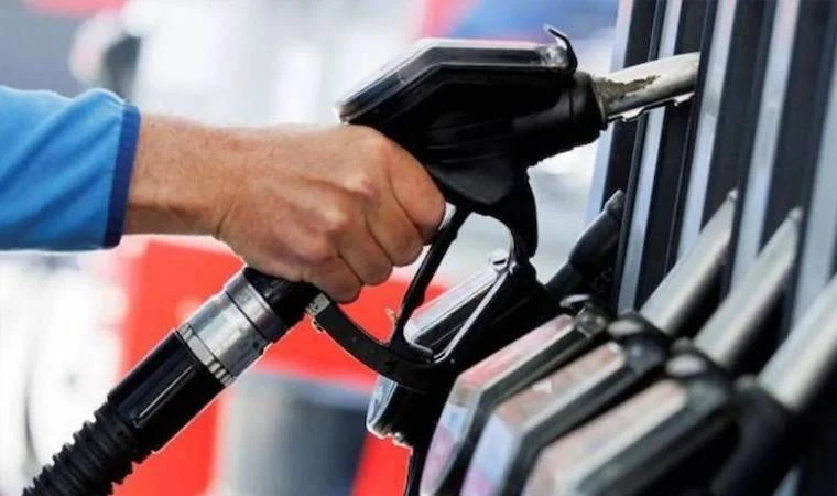 Petroldeki düşüş sürüyor. Akaryakıtta indirim beklentisi var!..