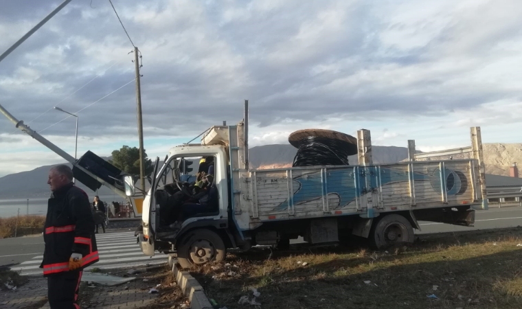 Malatya-Elazığ karayolu Kale ilçesinde feci kaza!