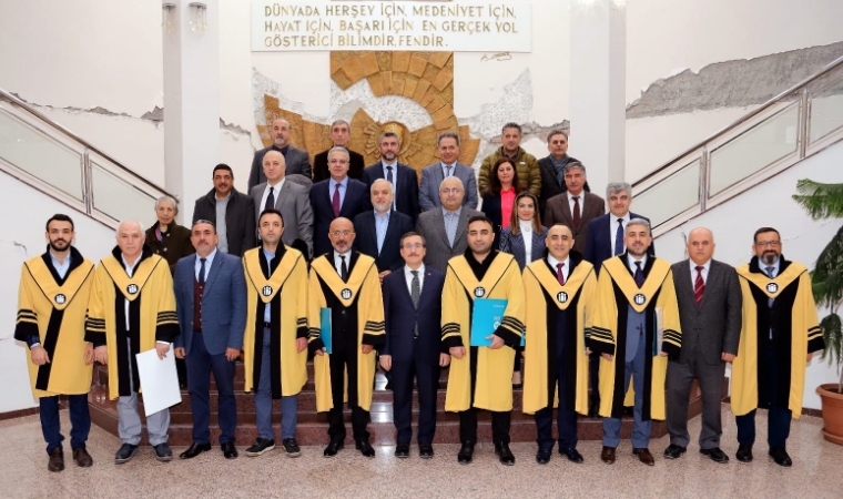 Malatya’nın yeni profesörleri cübbelerini giydi!