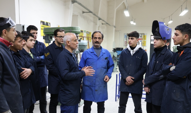 Bu lise fabrika gibi çalışıyor: Elazığ'da üretiliyor, Malatya'ya da gönderiliyor