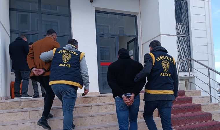 Malatya'da hasarlı binalara dadanan hırsızlar yakalandı