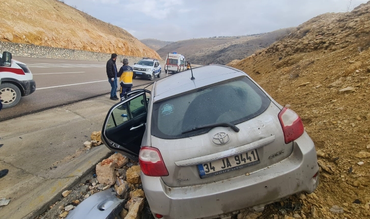 Malatya'da otomobil drenaj kanalına düştü!
