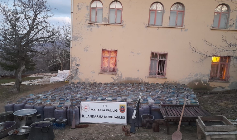Binlerce insan zehirlenecekti! Nefes kesen takiple yakalandılar