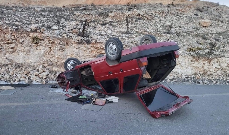 Malatya'da, kontrolden çıkan otomobil takla attı: 4 yaralı