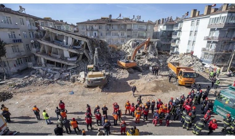 Prof. Dr. Övgün Ahmet Ercan, büyük deprem için saat verdi! Peş peşe verdiği saatler ne anlama geliyor?