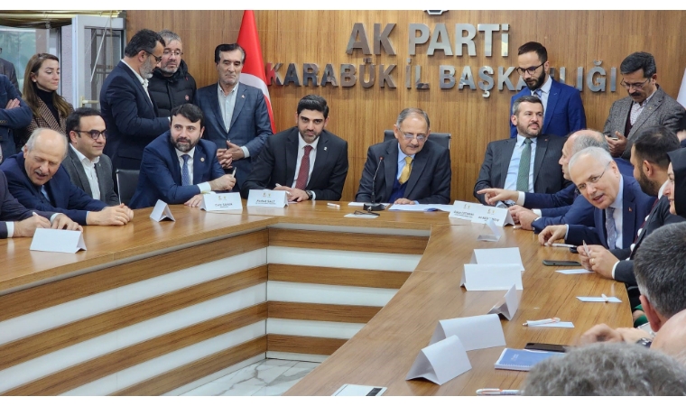 Bakan Özhaseki: "Şu anda bile hareketli 500’e yakın fay hattı var"