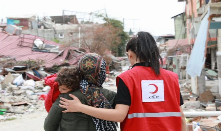 Kızılay Malatyalı yetim çocuklara düzenli destek veriyor!