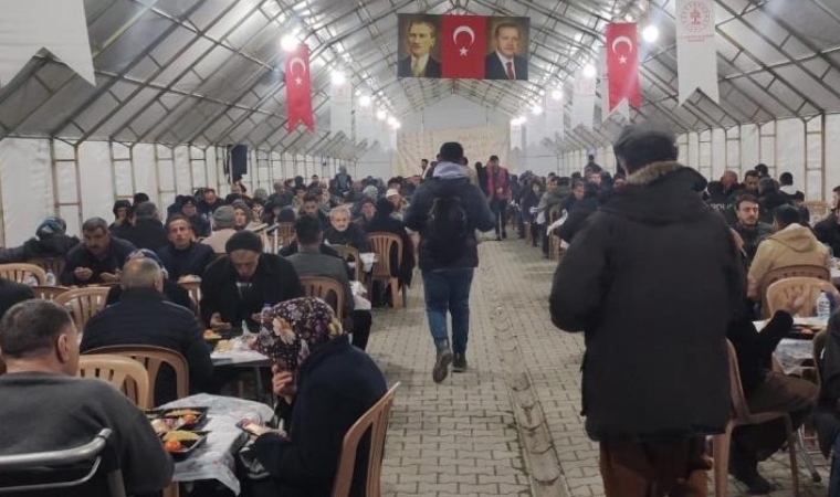 Malatya'da kurulan iki çadırda, her gün, 3 bin 200 kişiye iftar verilecek!