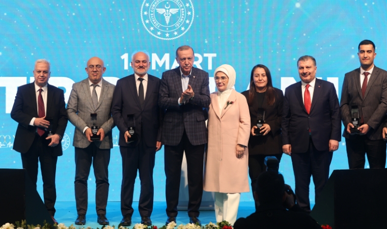 Malatya'nın Gururu Prof. Dr. Sezai Yılmaz İbn-i Sina Hizmet Ödülü'nü Aldı!
