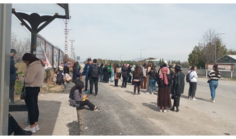MOTAŞ'ın Beceriksizliği: Turgut Özal Üniversitesi Öğrencileri Ulaşım Sorunu Yaşıyor