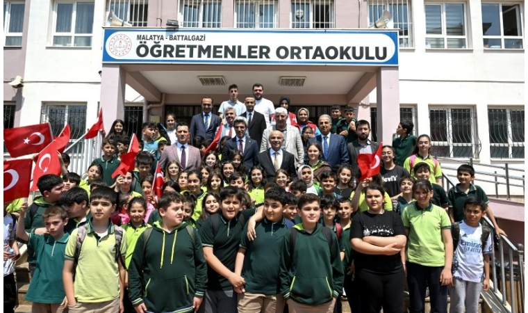 Büyükşehir Belediyesinden Malatya Eğitimine Destek: Hediyeniz Bizden