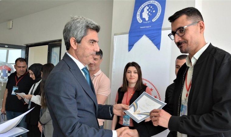 Türkiye Akıl ve Zeka Oyunları İl Turnuvası’nda dereceye giren öğrenciler ödüllendirildi