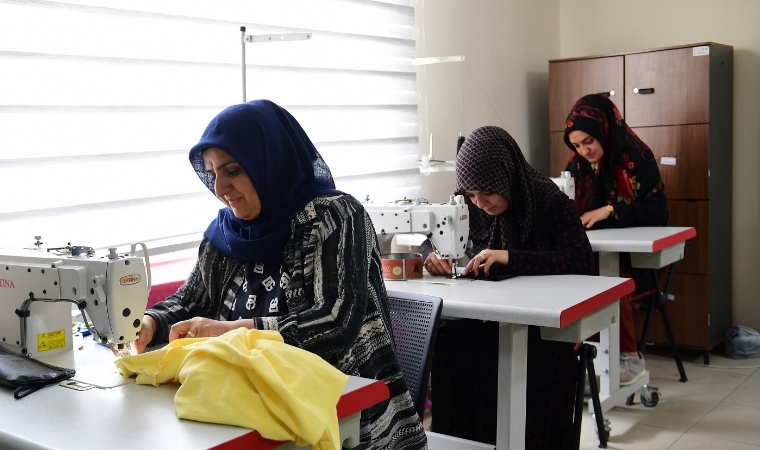 Yeşilyurt'ta Meslek Edindirme Kurslarına İlgi Yoğun