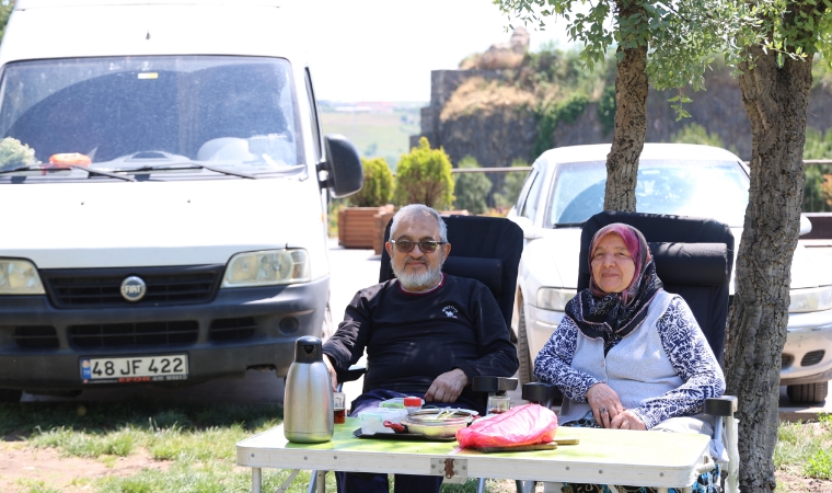 70 Yaşındaki Çift Karavanla Türkiye Turunda: Malatya, Kayseri, Diyarbakır...