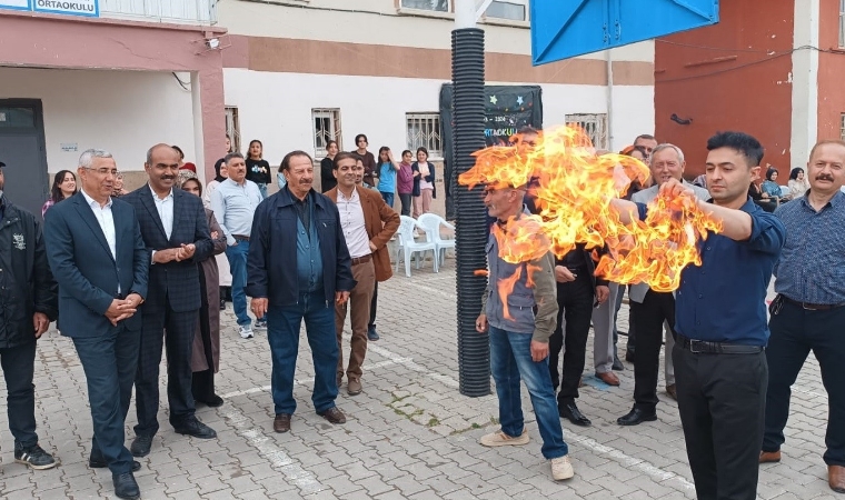 Darende Ayvalı’da İlk Bilim Fuarı: Öğrenciler Yoğun İlgi Gösterdi