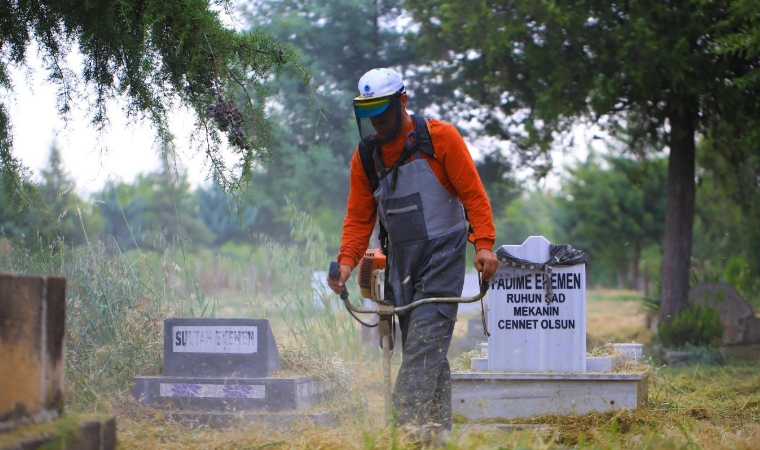 Karababa ve Alişar Mezarlıkları Temizleniyor