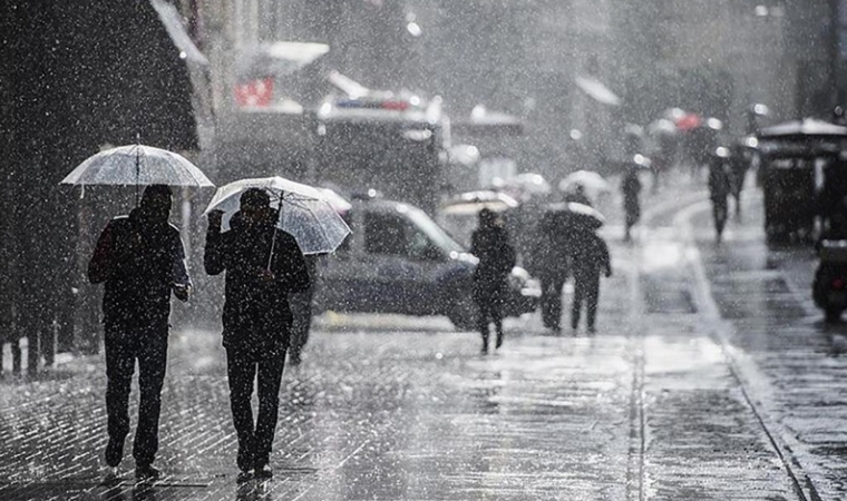 Malatya'da Şimşeklerin Dansı: Gün Boyu Sürecek Yağışlı ve Fırtınalı Hava Dalgası!