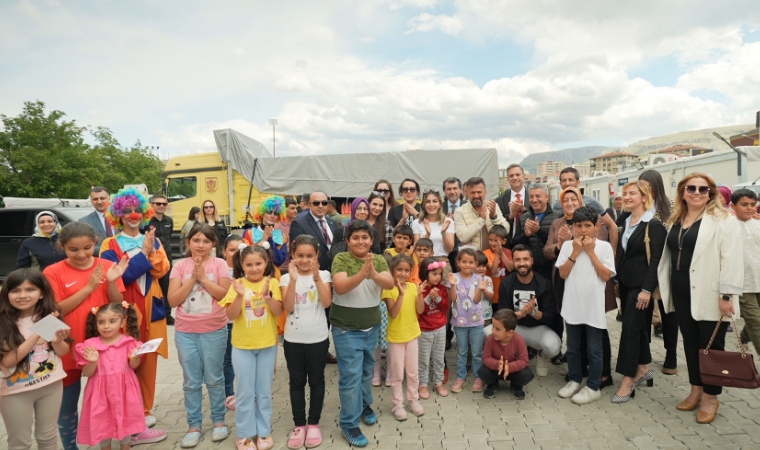 Malatyalı Depremzede Anneler ve Çocuklarına Anlamlı Ziyaret