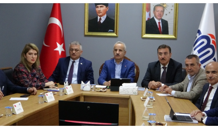 Toplantı Basına Kapalı: Bakan Uraloğlu, Malatya’da Temaslarda Bulunuyor