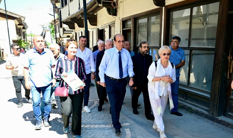 Malatya'da, Depremden Zarar Gören Tarihi Yapılar Ayağa Kaldırılıyor