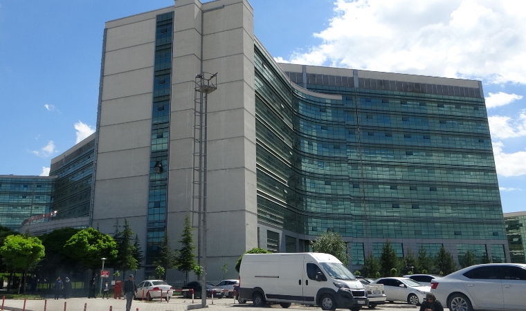 Tecde Mahallesi’nde İki Aracın Karıştığı Kazada: 3 Kişi Yaralandı