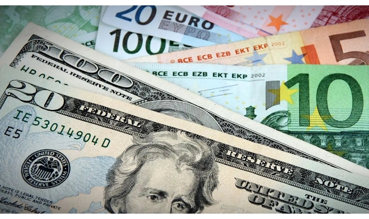 Dolar ve Euro Yeni Haftaya Düşüşle Başladı