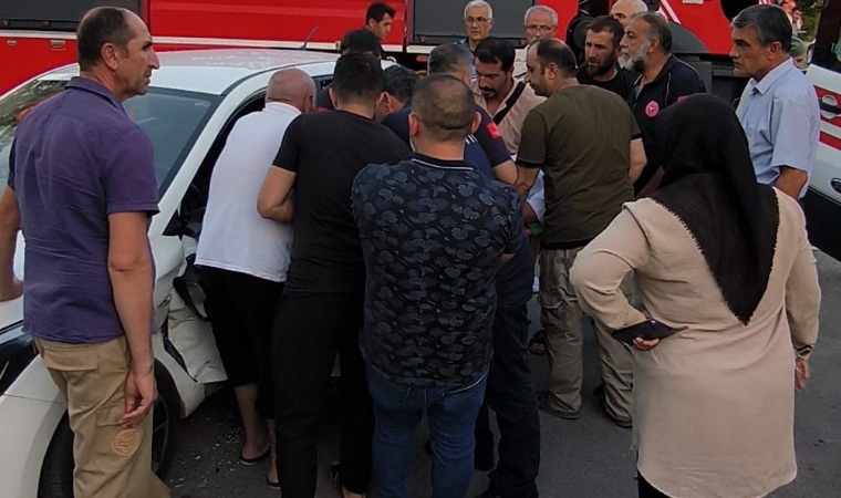 Yakınca Mahallesi’nde İki Otomobilin Karıştığı Kazada 5 Kişi Yaralandı