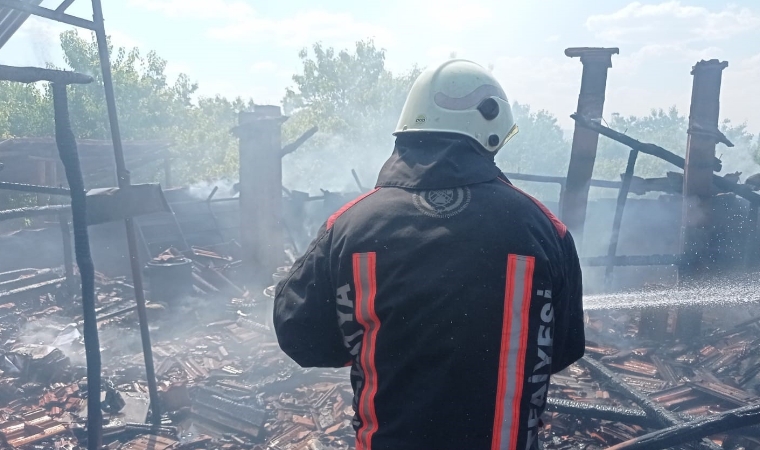 Malatya'daki Çatı ile Bahçe Yangınları Korkuttu