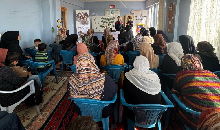 Jandarma Şiddetle Mücadelede Kadınları Bilgilendirdi