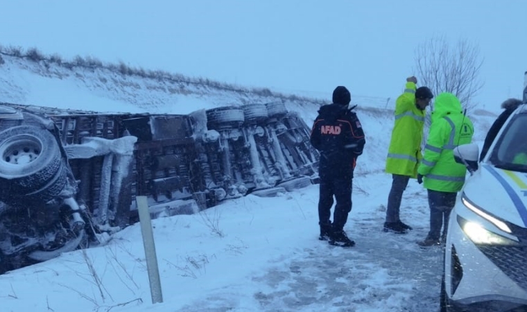 Kar Yağışı 911 Kişiyi Mahsur Bıraktı: Kurtarma Operasyonu Başarıyla Tamamlandı!