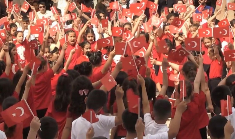 Çocuklar Gülsün Diye: Depremle Yıkılan Şehirlerde Bayram var!