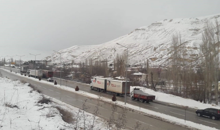 Malatya’yı Kayseri’ye Bağlayan Yolda Tipi Alarmı!