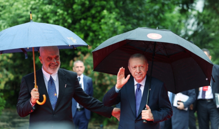 Adil Barış İçin Dayatma Değil Teşvik Gerekli