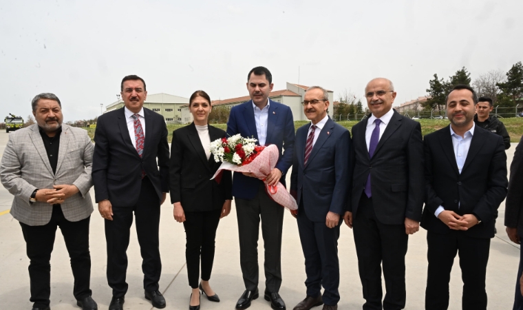 Bakan Kurum Sahada: Depremin İzleri Siliniyor, Kurum Süreci Takipte!