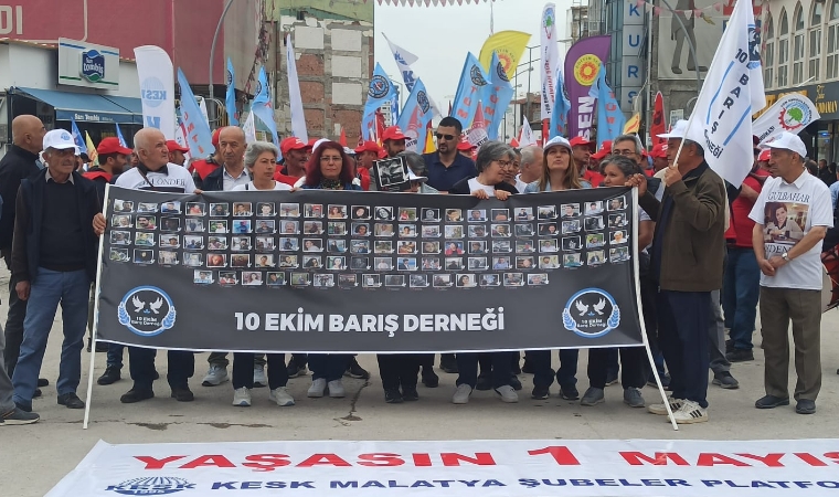 Binlerce Kişi 1 Mayıs İçin Emeksiz Meydanı’na Yürüdü