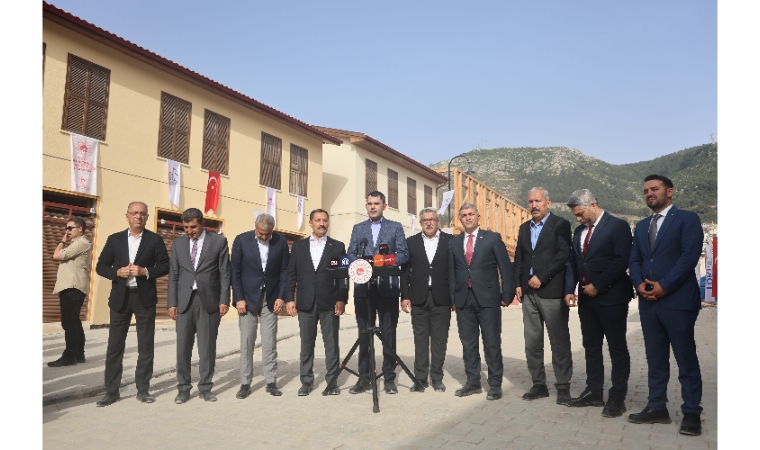 Deprem Bölgesinde 7/24 Seferberlik: 182 Bin Kişilik Kadro Sahada