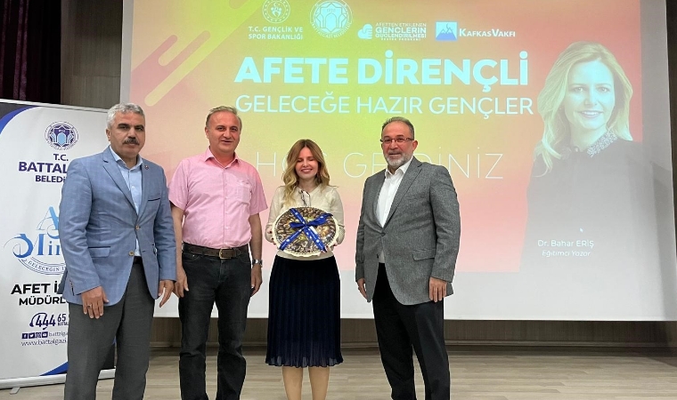 Gençler Afete Dirençli Gelecek İçin Buluştu