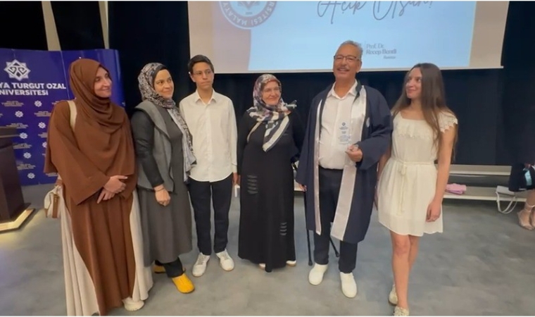 Kızıyla Sınava Girdi, Birinci Mezun Oldu! İşte Türkiye’nin En Azimli Dedesi!