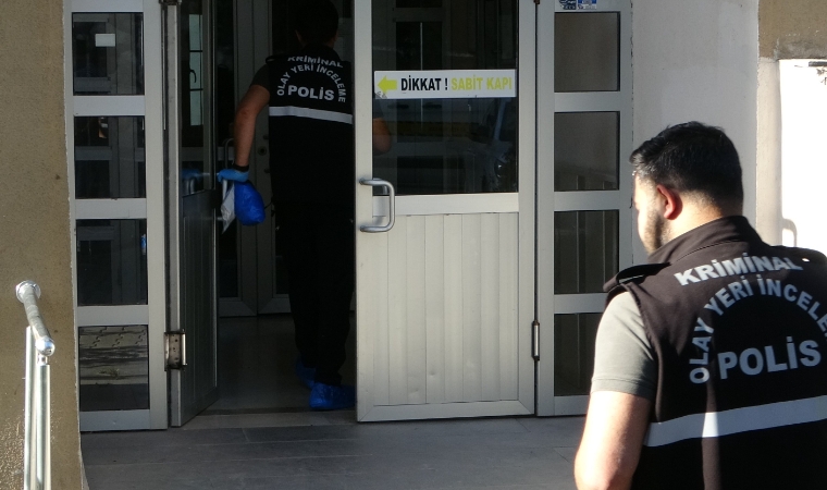 Komşular İhbar Etti! 69 Yaşındaki Z.A. Evinde Başından Vurulmuş Halde Bulundu