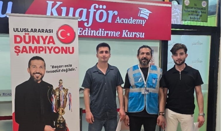 Malatya’da Meslek Belgesi İçin Makaslar Konuştu