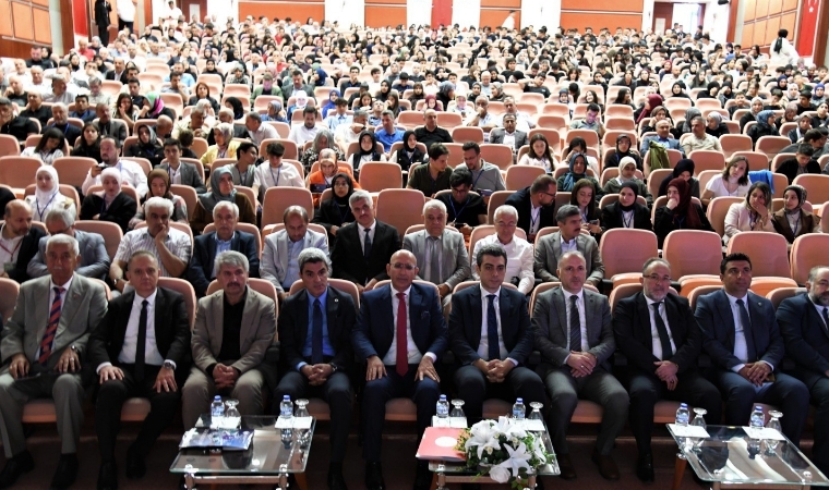 Sempozyumda Genç Akıllar Bilimi Yorumladı! 16 Ülke 30 Şehir Malatya’da Bilimle Kucaklaştı
